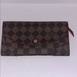 Louis Vuitton snap closure wallet